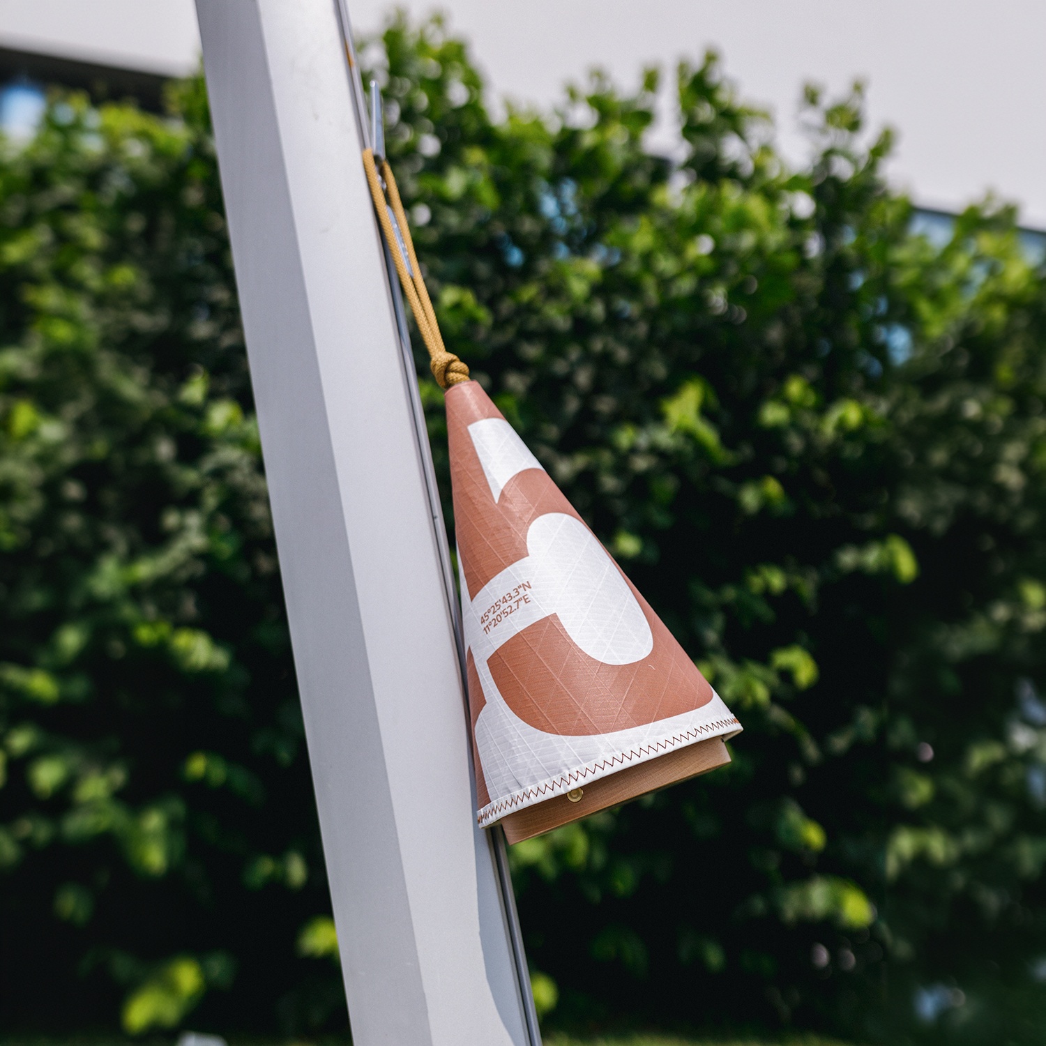 Cala Lamp: Nautical Design, Adjustable Light, 143 Hours of Autonomy Cala Lamp: Nautical Design, Adjustable Light, 143 Hours of Autonomy