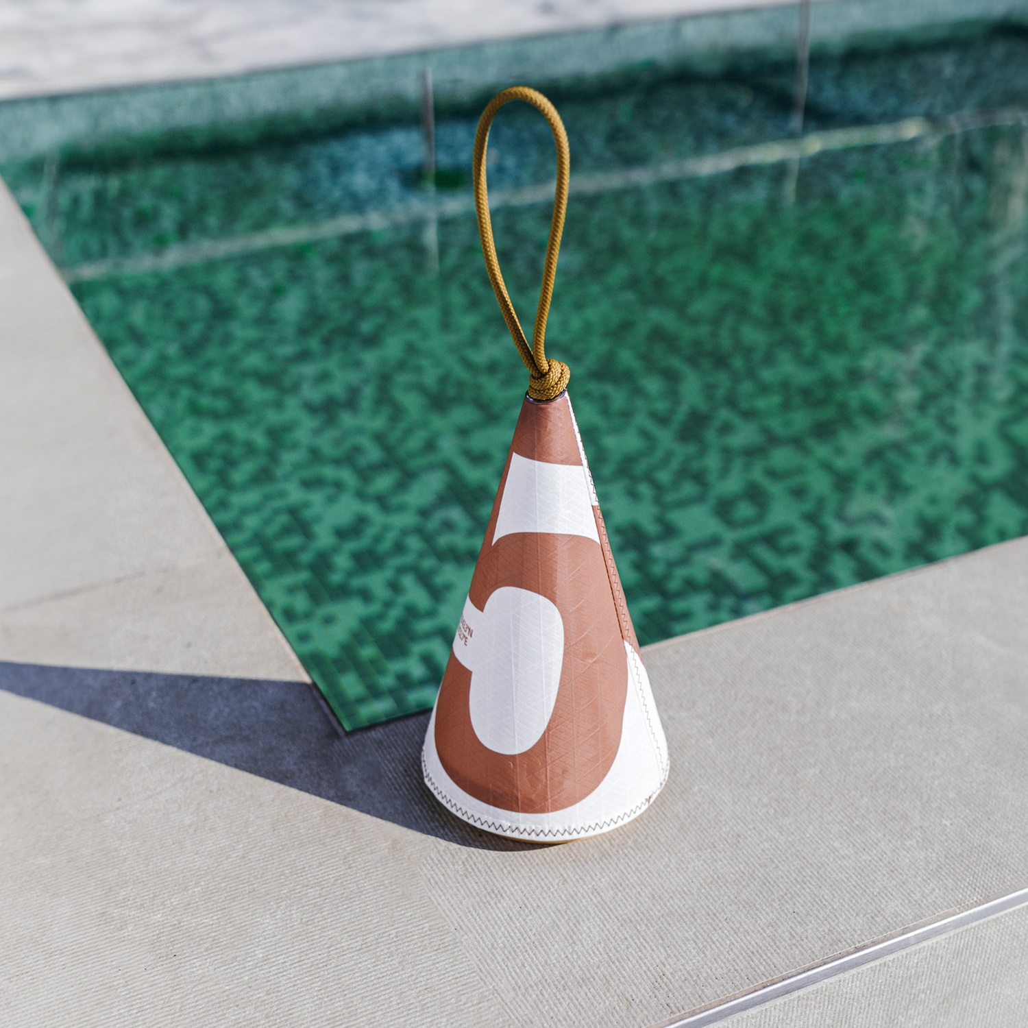 Cala Lamp: Nautical Design, Adjustable Light, 143 Hours of Autonomy Cala Lamp: Nautical Design, Adjustable Light, 143 Hours of Autonomy