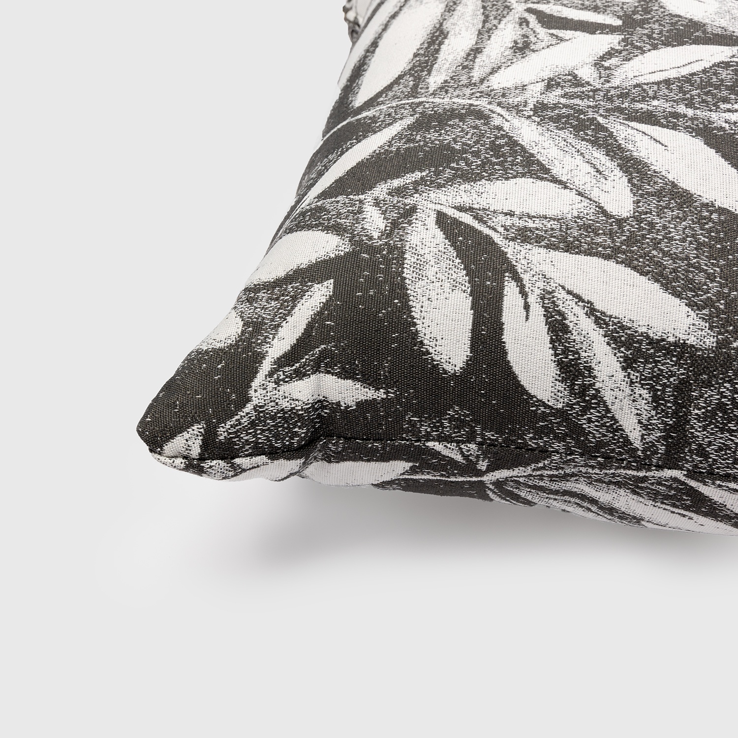 Marra: Waterproof Outdoor Pillow with Soft Padding | Maanta Marra: Waterproof Outdoor Pillow with Soft Padding | Maanta