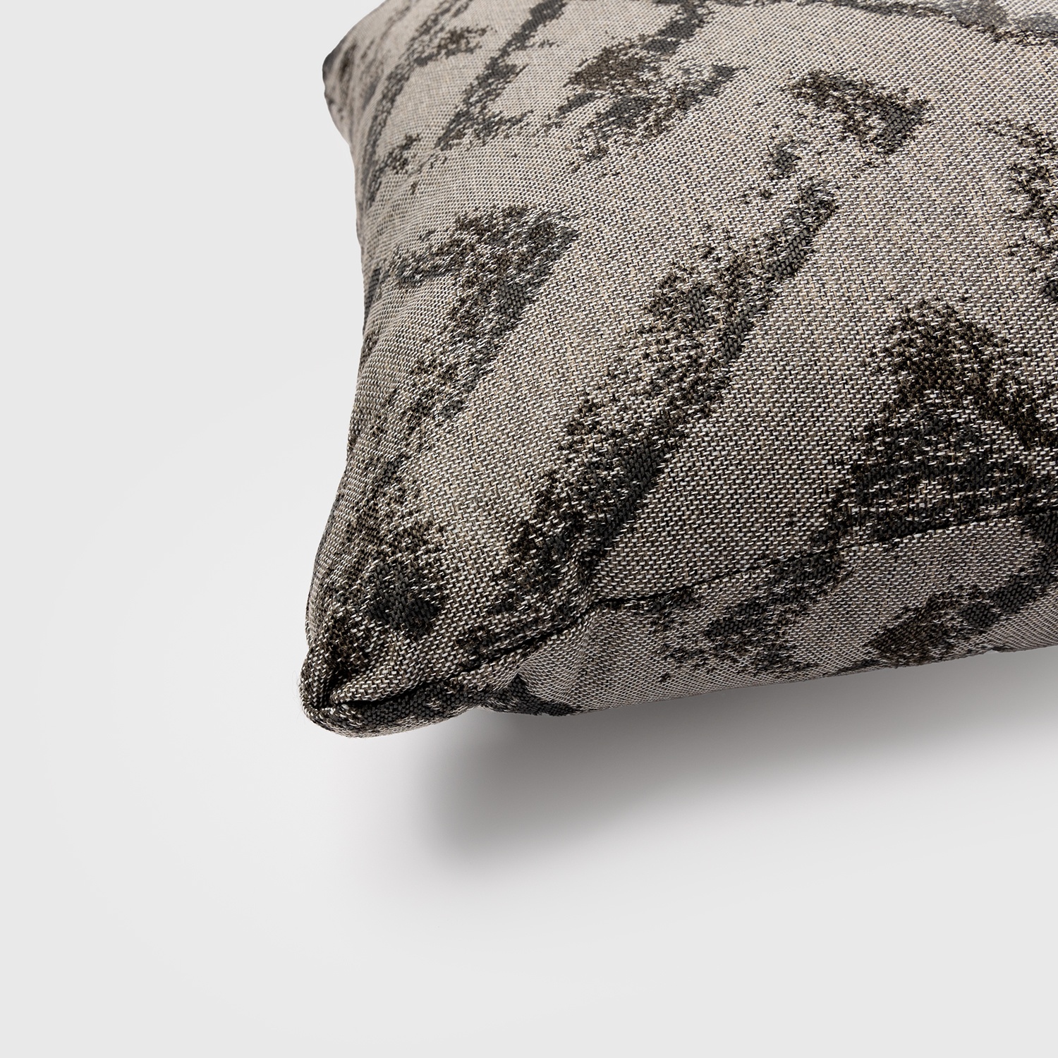 Marra: Waterproof Outdoor Pillow with Soft Padding | Maanta Marra: Waterproof Outdoor Pillow with Soft Padding | Maanta