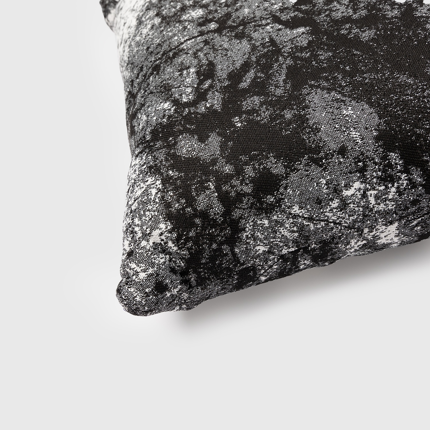 Marra: Waterproof Outdoor Pillow with Soft Padding | Maanta Marra: Waterproof Outdoor Pillow with Soft Padding | Maanta