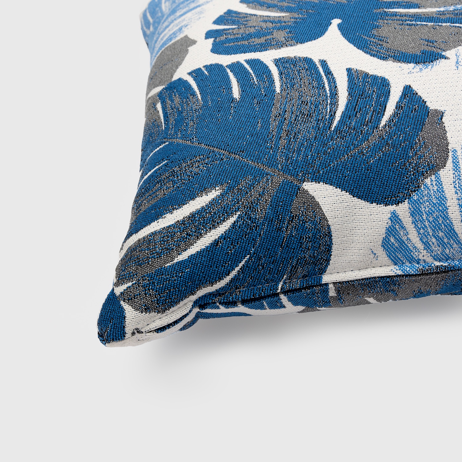 Marra: Waterproof Outdoor Pillow with Soft Padding | Maanta Marra: Waterproof Outdoor Pillow with Soft Padding | Maanta