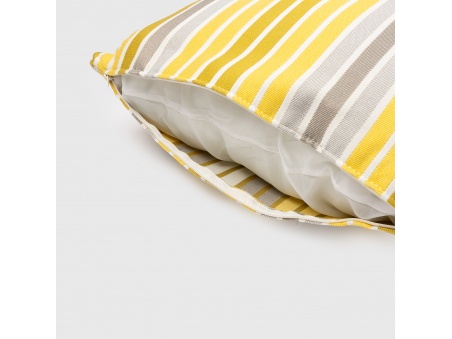 Marra: Waterproof Outdoor Pillow with Soft Padding | Maanta