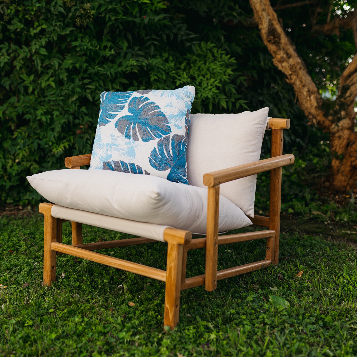 Marra: Waterproof Outdoor Pillow with Soft Padding | Maanta Marra: Waterproof Outdoor Pillow with Soft Padding | Maanta