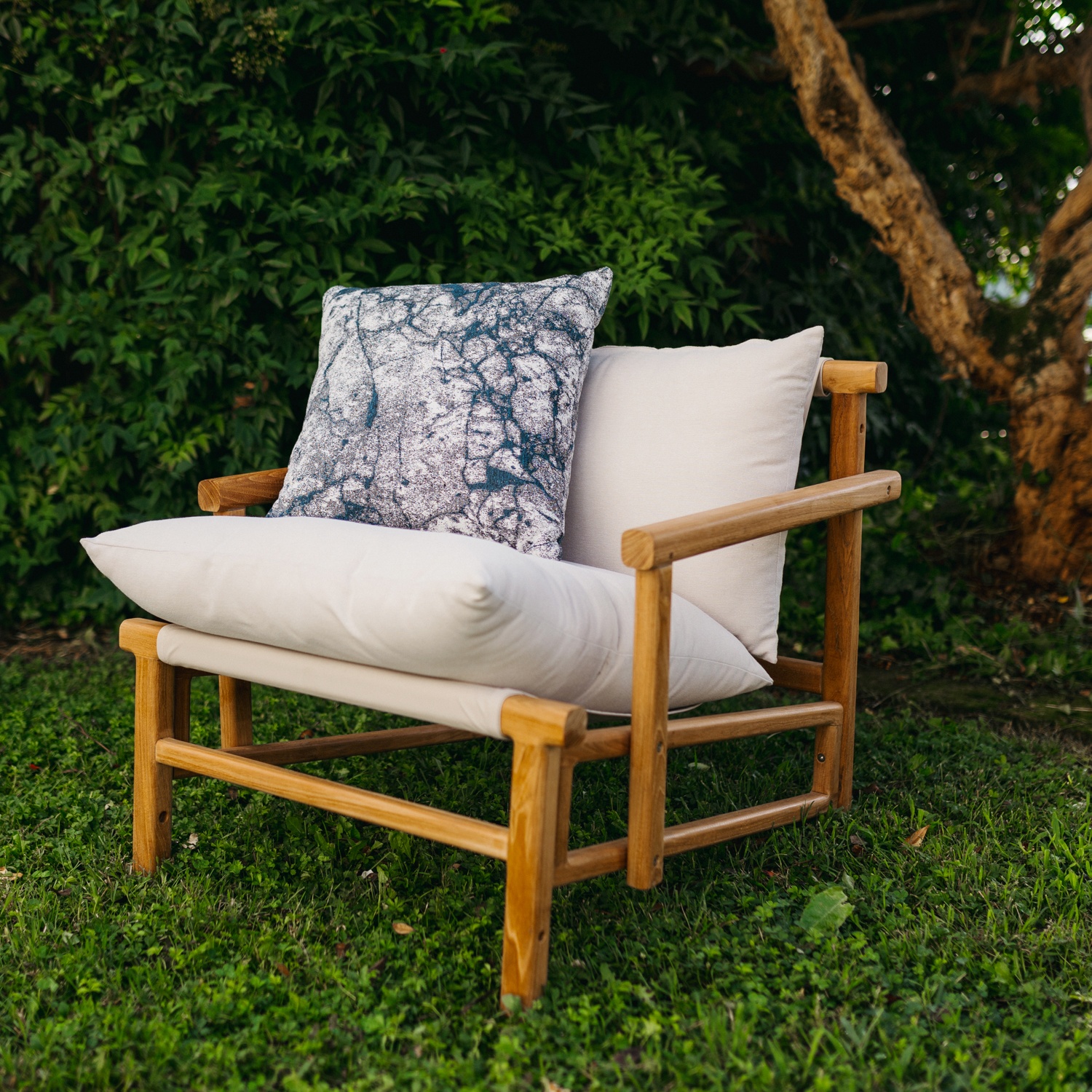 Marra: Waterproof Outdoor Pillow with Soft Padding | Maanta Marra: Waterproof Outdoor Pillow with Soft Padding | Maanta