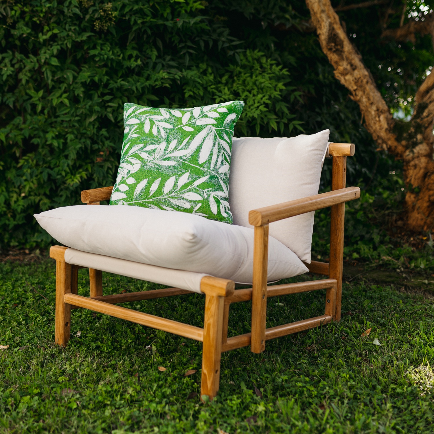 Marra: Waterproof Outdoor Pillow with Soft Padding | Maanta Marra: Waterproof Outdoor Pillow with Soft Padding | Maanta