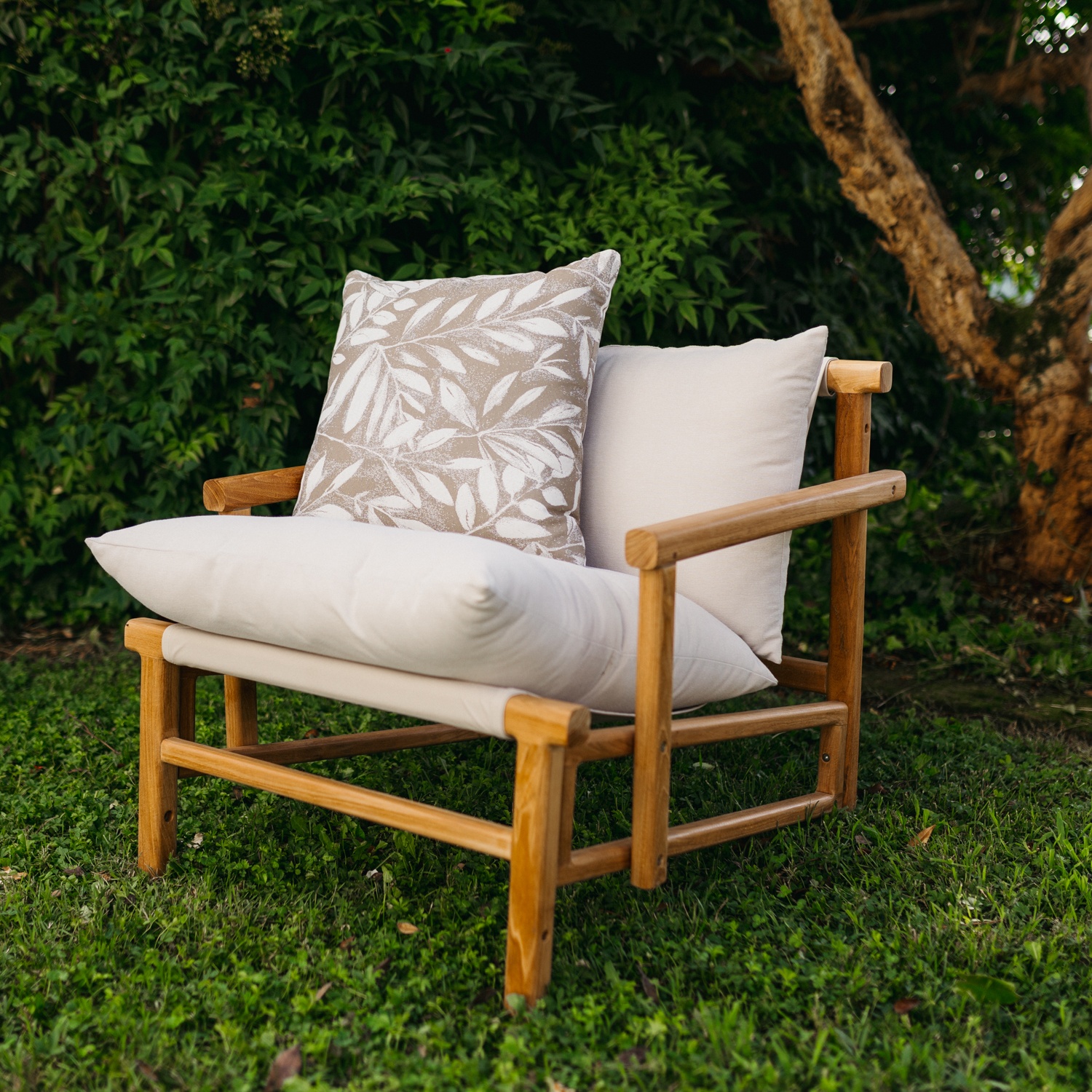 Marra: Waterproof Outdoor Pillow with Soft Padding | Maanta Marra: Waterproof Outdoor Pillow with Soft Padding | Maanta