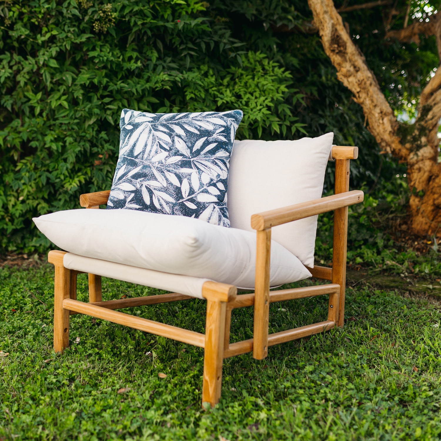 Marra: Waterproof Outdoor Pillow with Soft Padding | Maanta Marra: Waterproof Outdoor Pillow with Soft Padding | Maanta