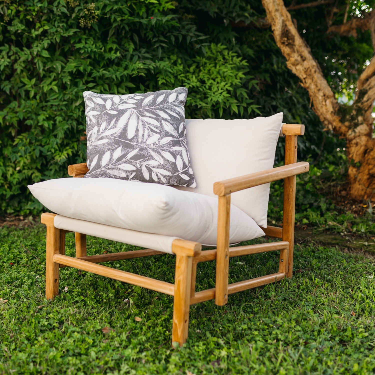 Marra: Waterproof Outdoor Pillow with Soft Padding | Maanta Marra: Waterproof Outdoor Pillow with Soft Padding | Maanta