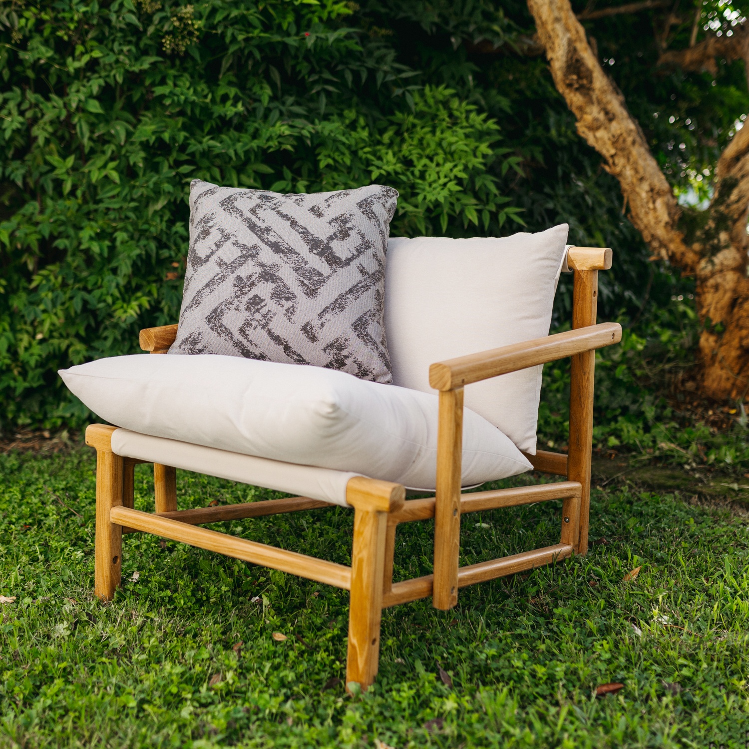 Marra: Waterproof Outdoor Pillow with Soft Padding | Maanta Marra: Waterproof Outdoor Pillow with Soft Padding | Maanta