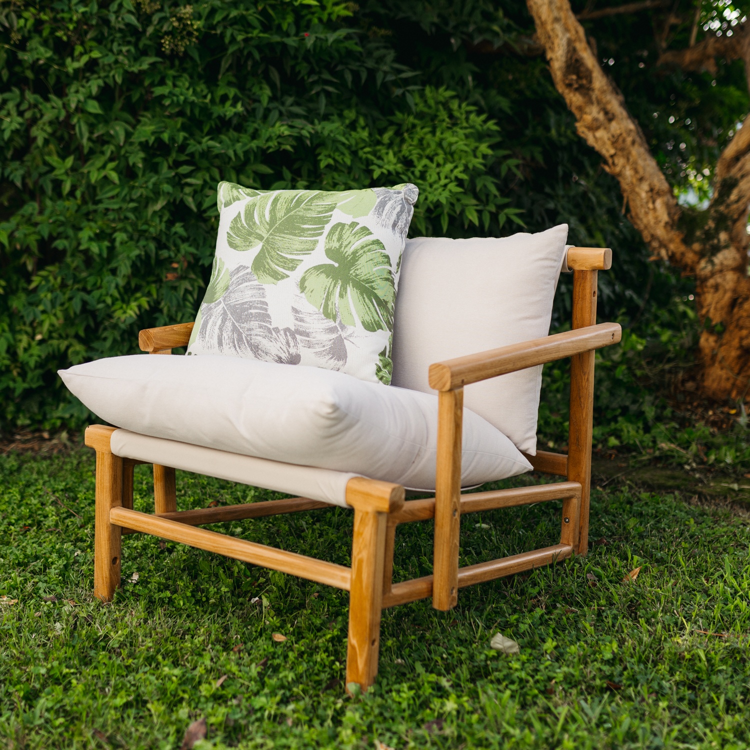 Marra: Waterproof Outdoor Pillow with Soft Padding | Maanta Marra: Waterproof Outdoor Pillow with Soft Padding | Maanta