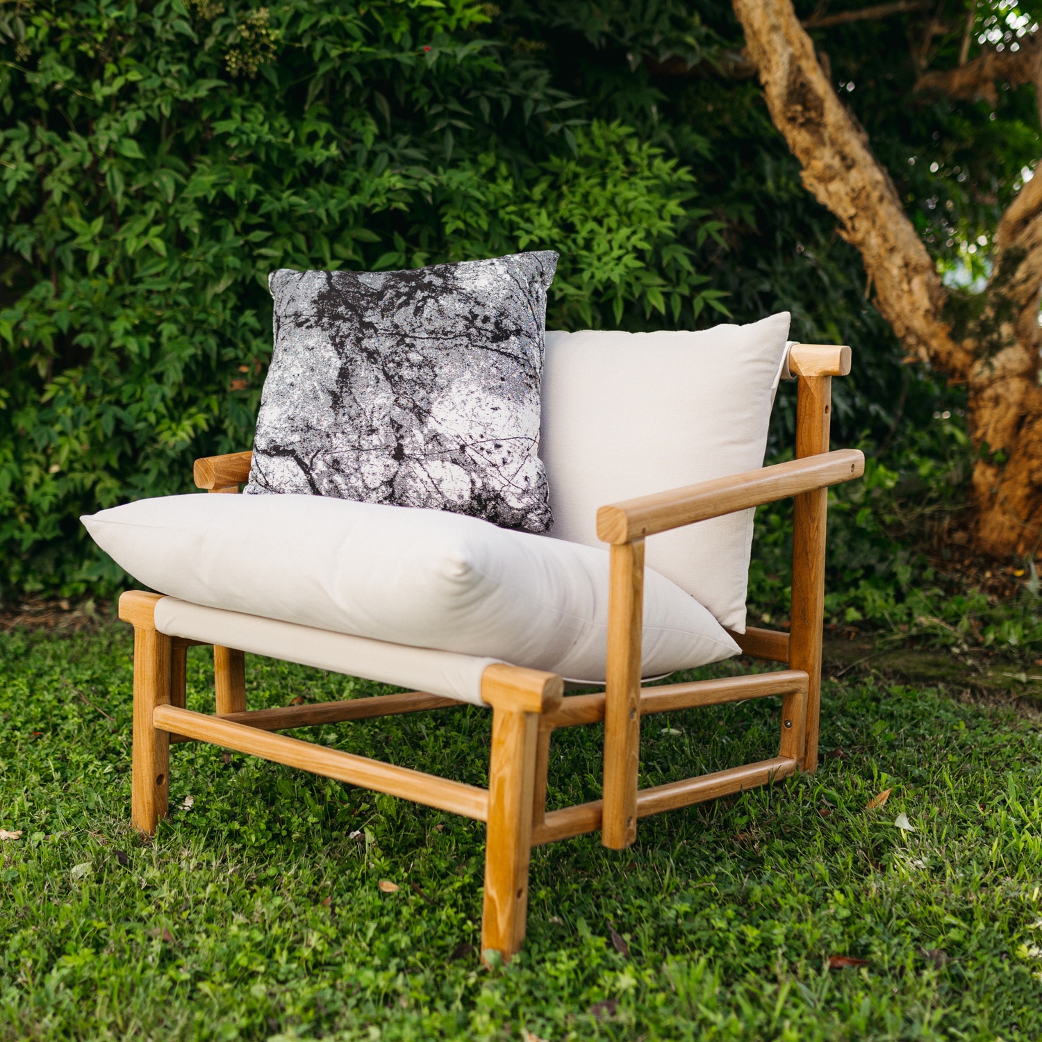 Marra: Waterproof Outdoor Pillow with Soft Padding | Maanta Marra: Waterproof Outdoor Pillow with Soft Padding | Maanta