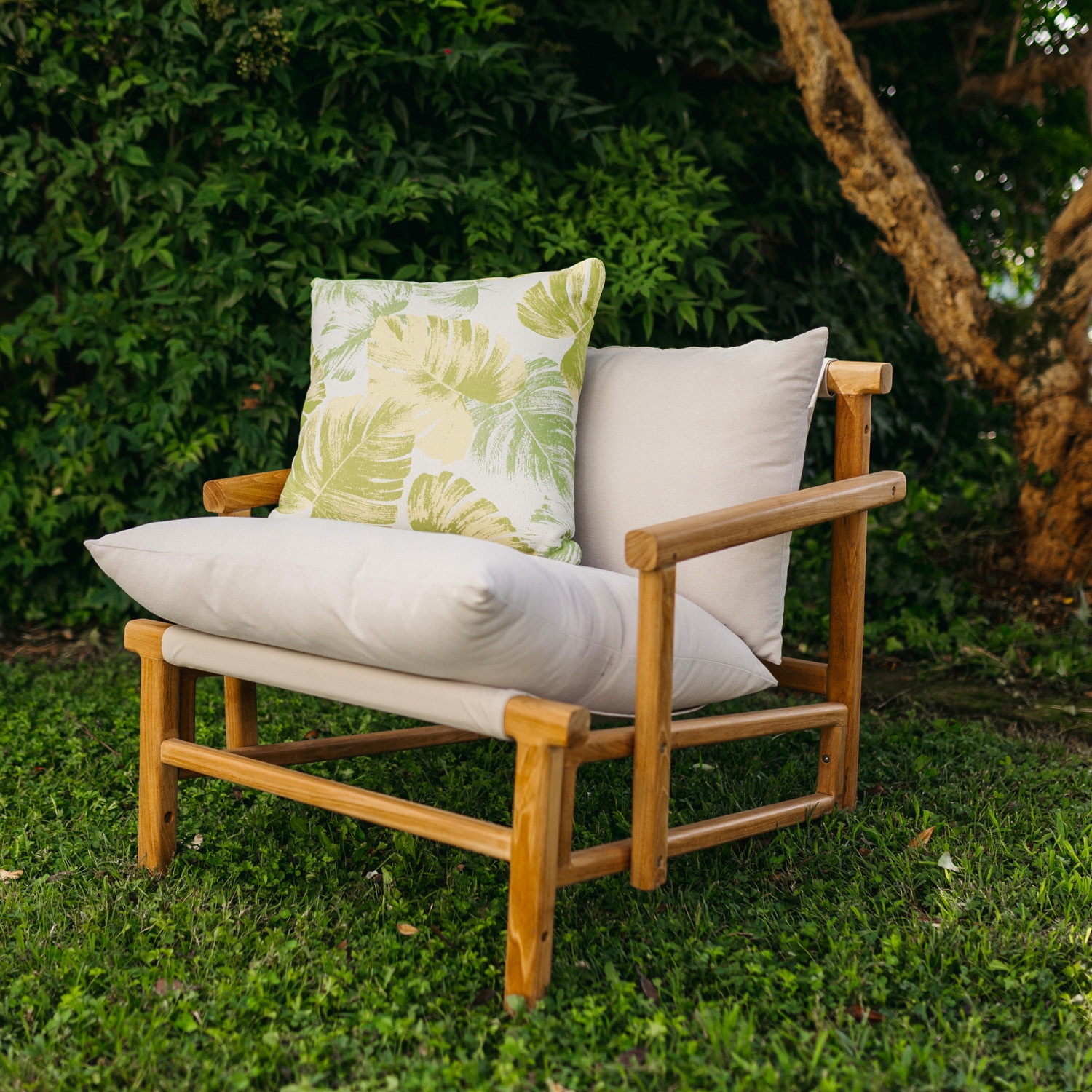 Marra: Waterproof Outdoor Pillow with Soft Padding | Maanta Marra: Waterproof Outdoor Pillow with Soft Padding | Maanta