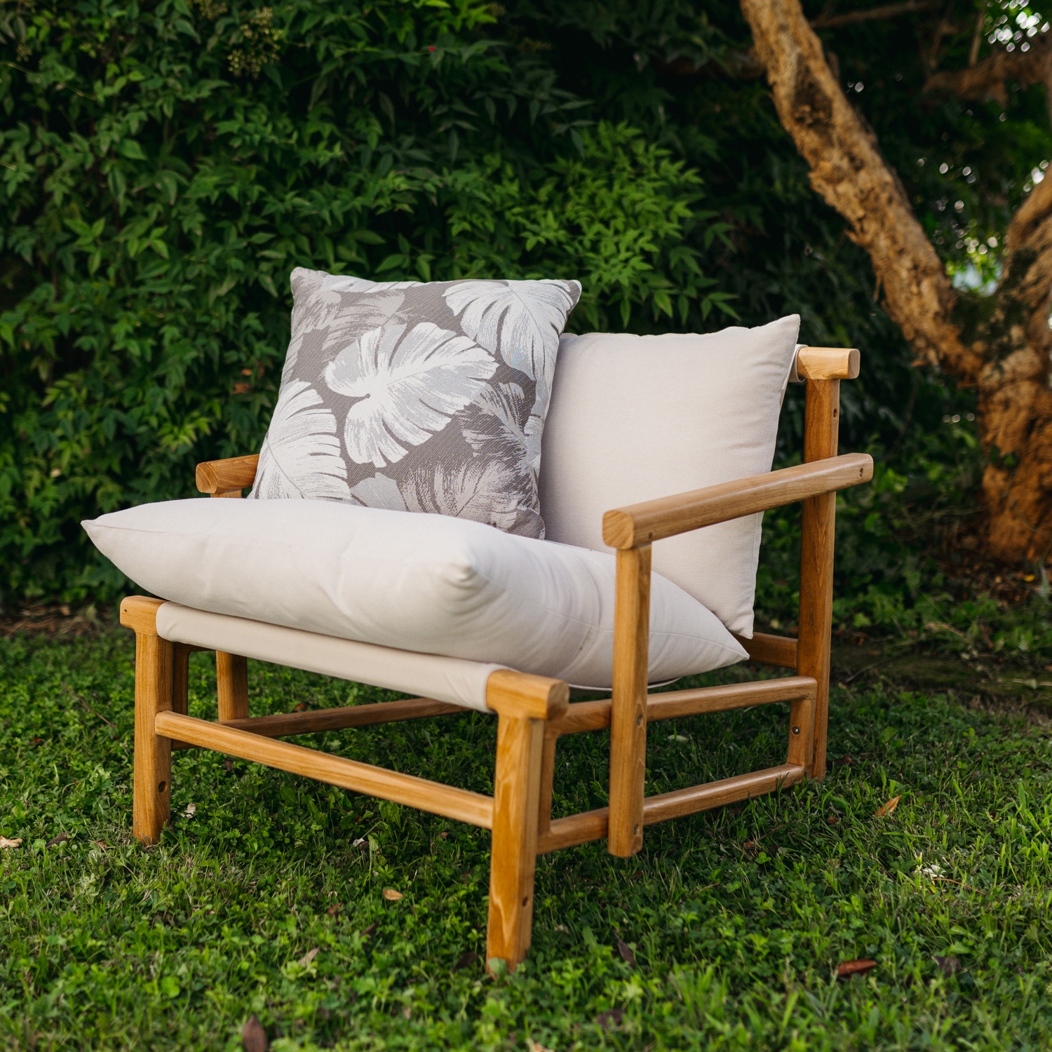 Marra: Waterproof Outdoor Pillow with Soft Padding | Maanta Marra: Waterproof Outdoor Pillow with Soft Padding | Maanta