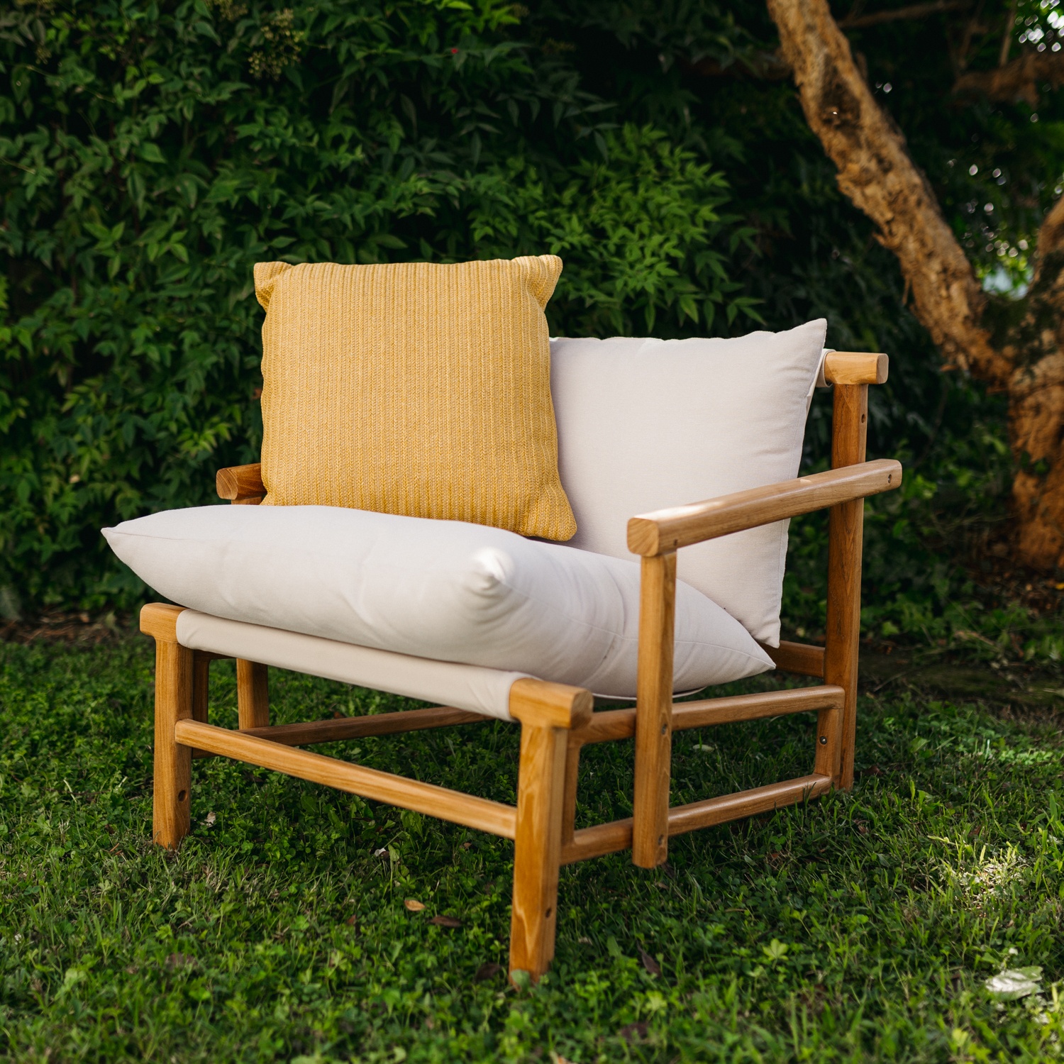 Marra: Waterproof Outdoor Pillow with Soft Padding | Maanta Marra: Waterproof Outdoor Pillow with Soft Padding | Maanta