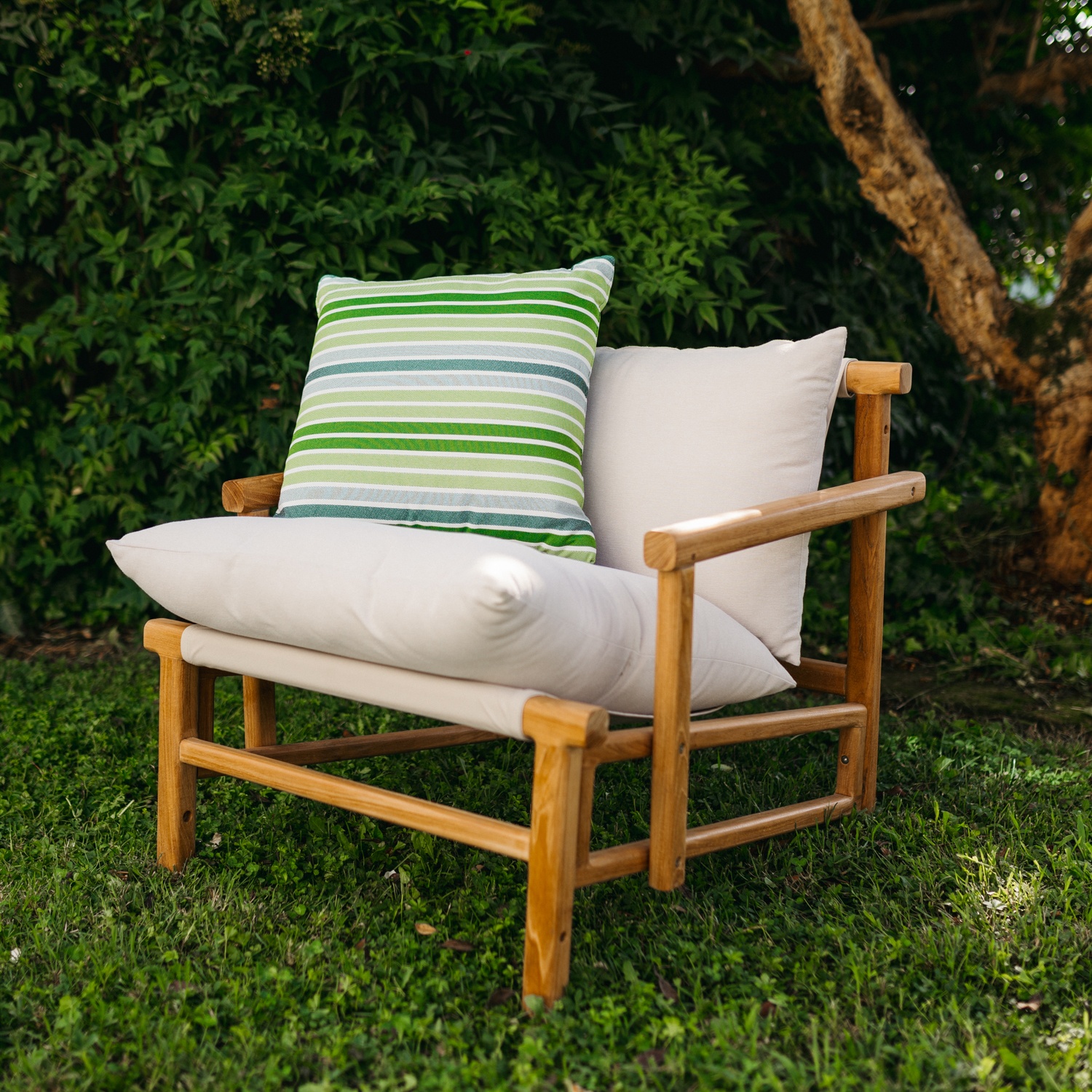 Marra: Waterproof Outdoor Pillow with Soft Padding | Maanta Marra: Waterproof Outdoor Pillow with Soft Padding | Maanta