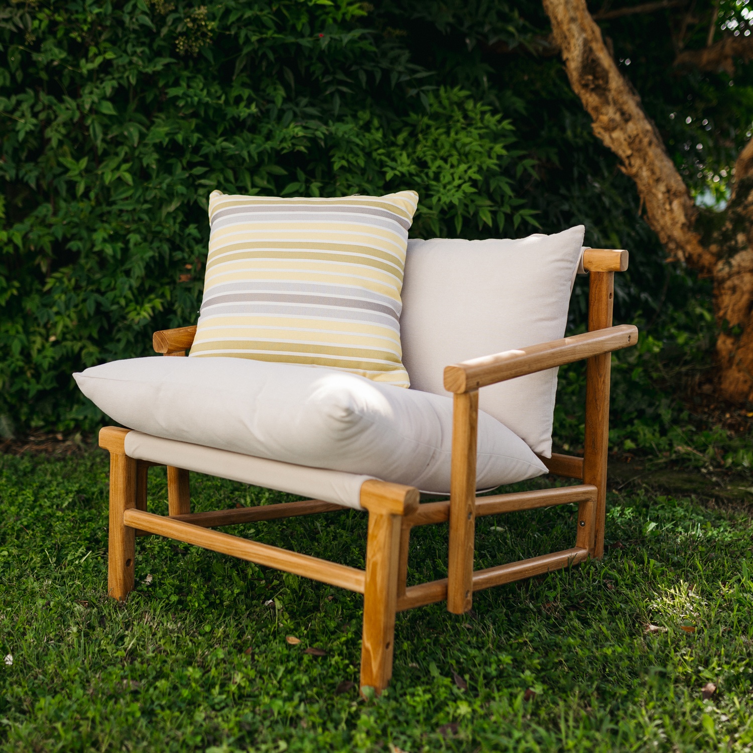 Marra: Waterproof Outdoor Pillow with Soft Padding | Maanta Marra: Waterproof Outdoor Pillow with Soft Padding | Maanta