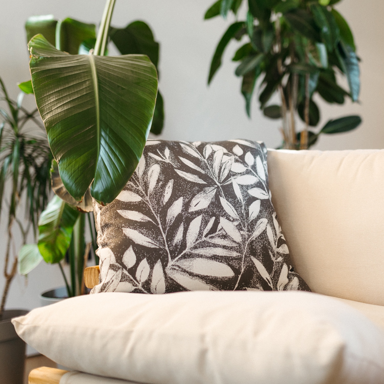 Marra: Waterproof Outdoor Pillow with Soft Padding | Maanta Marra: Waterproof Outdoor Pillow with Soft Padding | Maanta