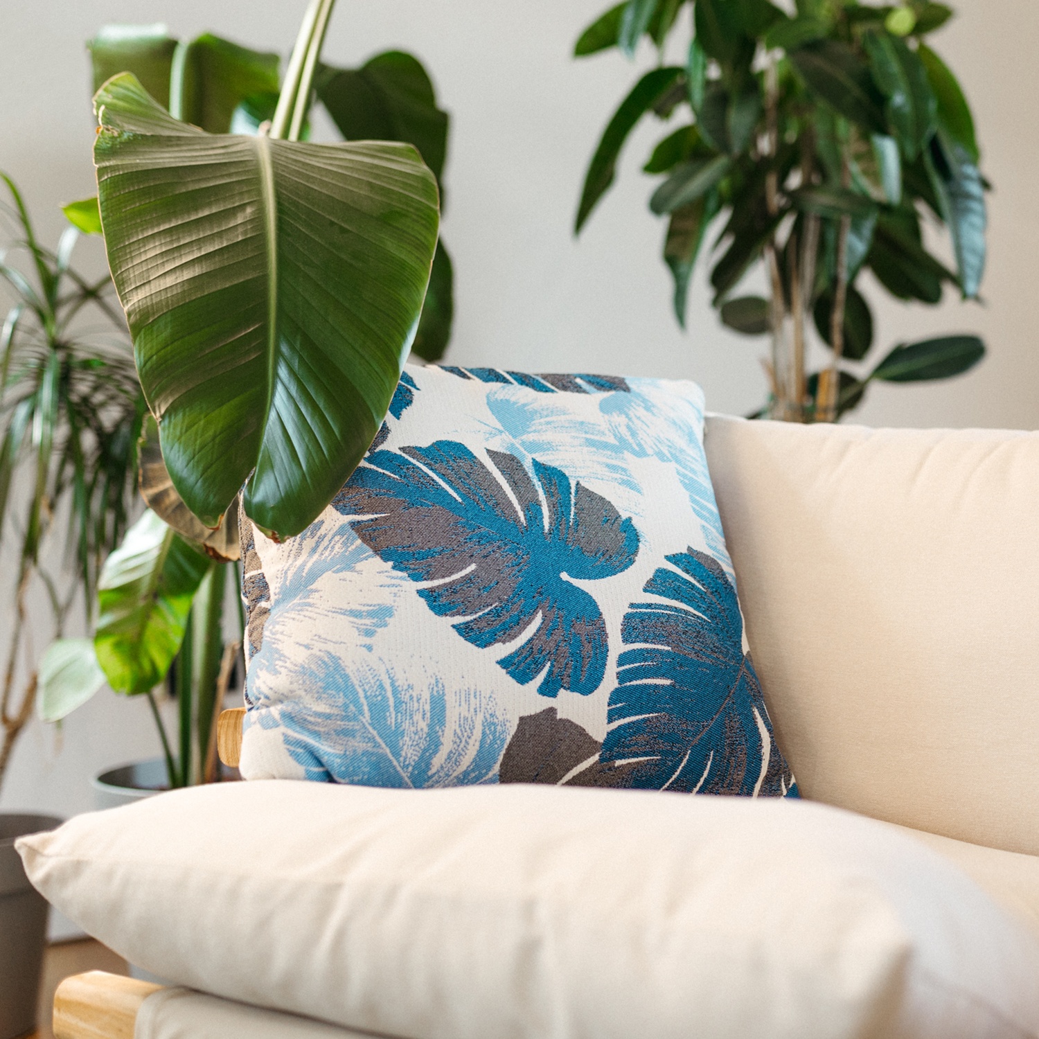 Marra: Waterproof Outdoor Pillow with Soft Padding | Maanta Marra: Waterproof Outdoor Pillow with Soft Padding | Maanta