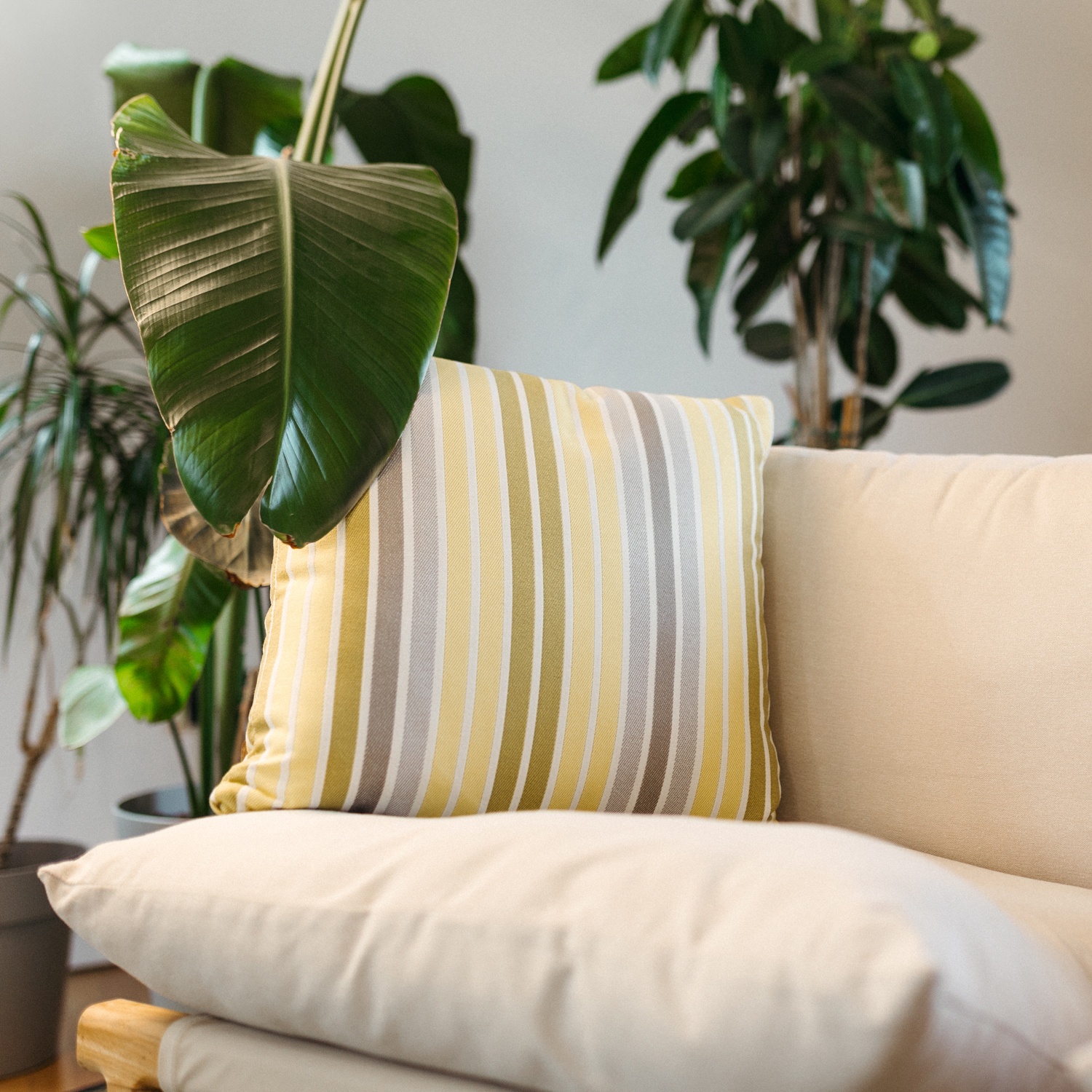 Marra: Waterproof Outdoor Pillow with Soft Padding | Maanta Marra: Waterproof Outdoor Pillow with Soft Padding | Maanta