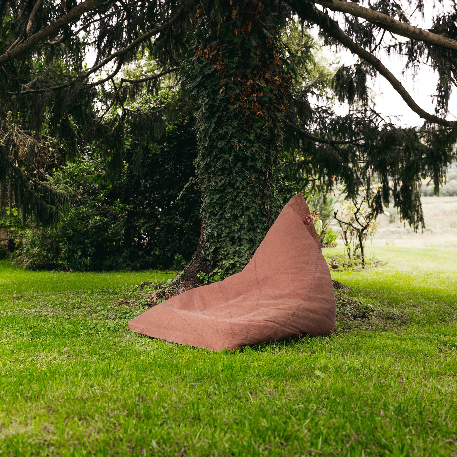 Randa: the Unique Bean Bag with Radial Design for Outdoors and Indoors Randa: the Unique Bean Bag with Radial Design for Outdoors and Indoors