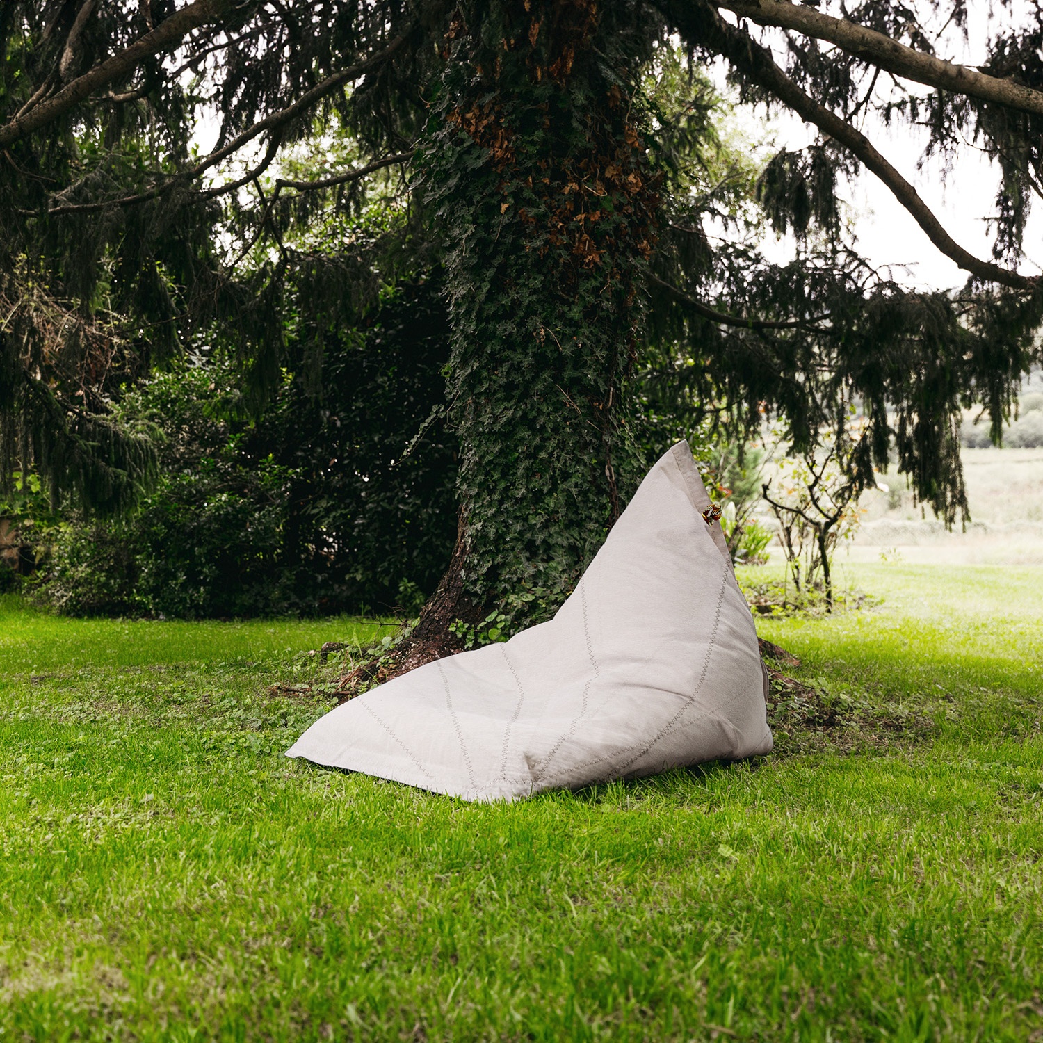 Randa: the Unique Bean Bag with Radial Design for Outdoors and Indoors Randa: the Unique Bean Bag with Radial Design for Outdoors and Indoors