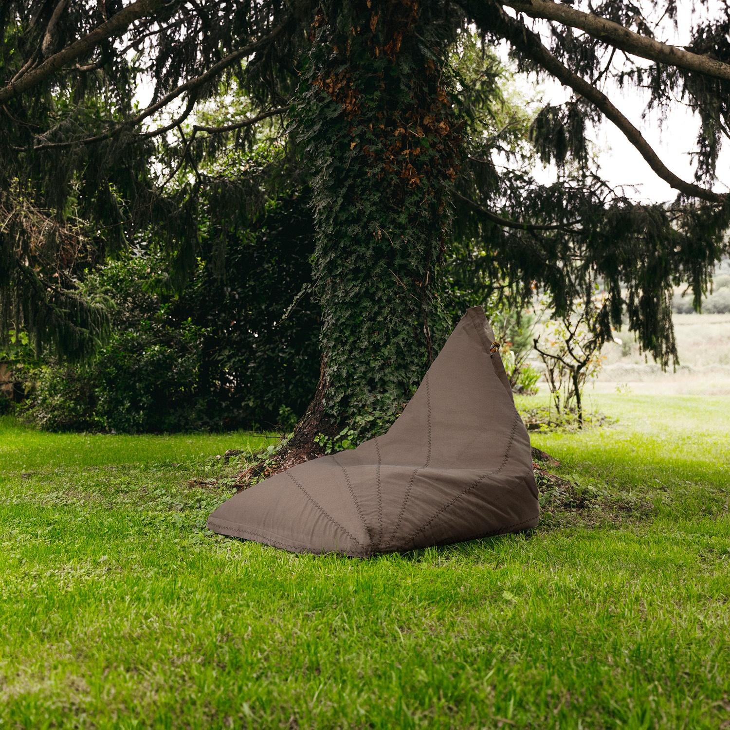 Randa: the Unique Bean Bag with Radial Design for Outdoors and Indoors Randa: the Unique Bean Bag with Radial Design for Outdoors and Indoors