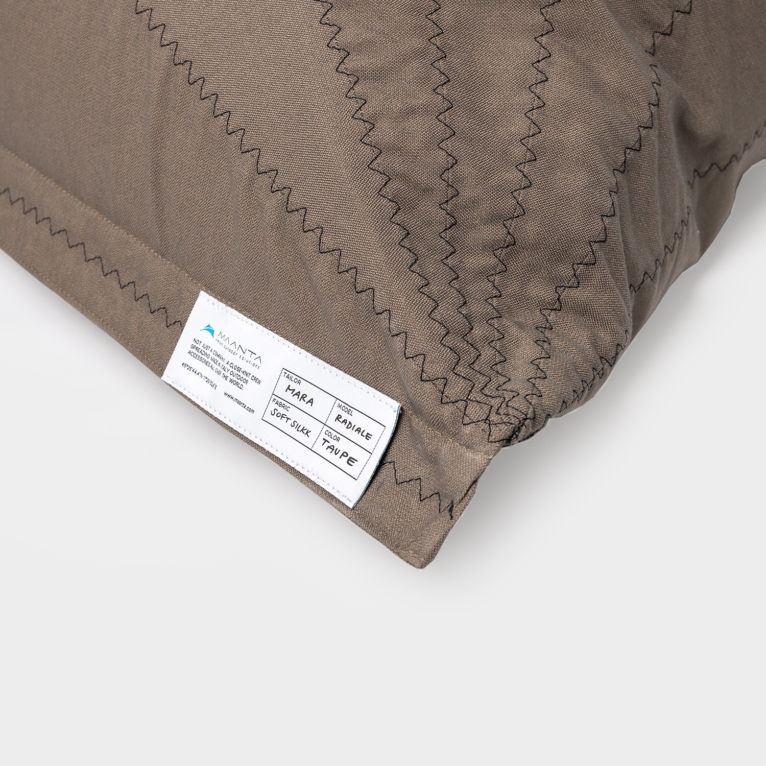 Randa: the Unique Bean Bag with Radial Design for Outdoors and Indoors Randa: the Unique Bean Bag with Radial Design for Outdoors and Indoors