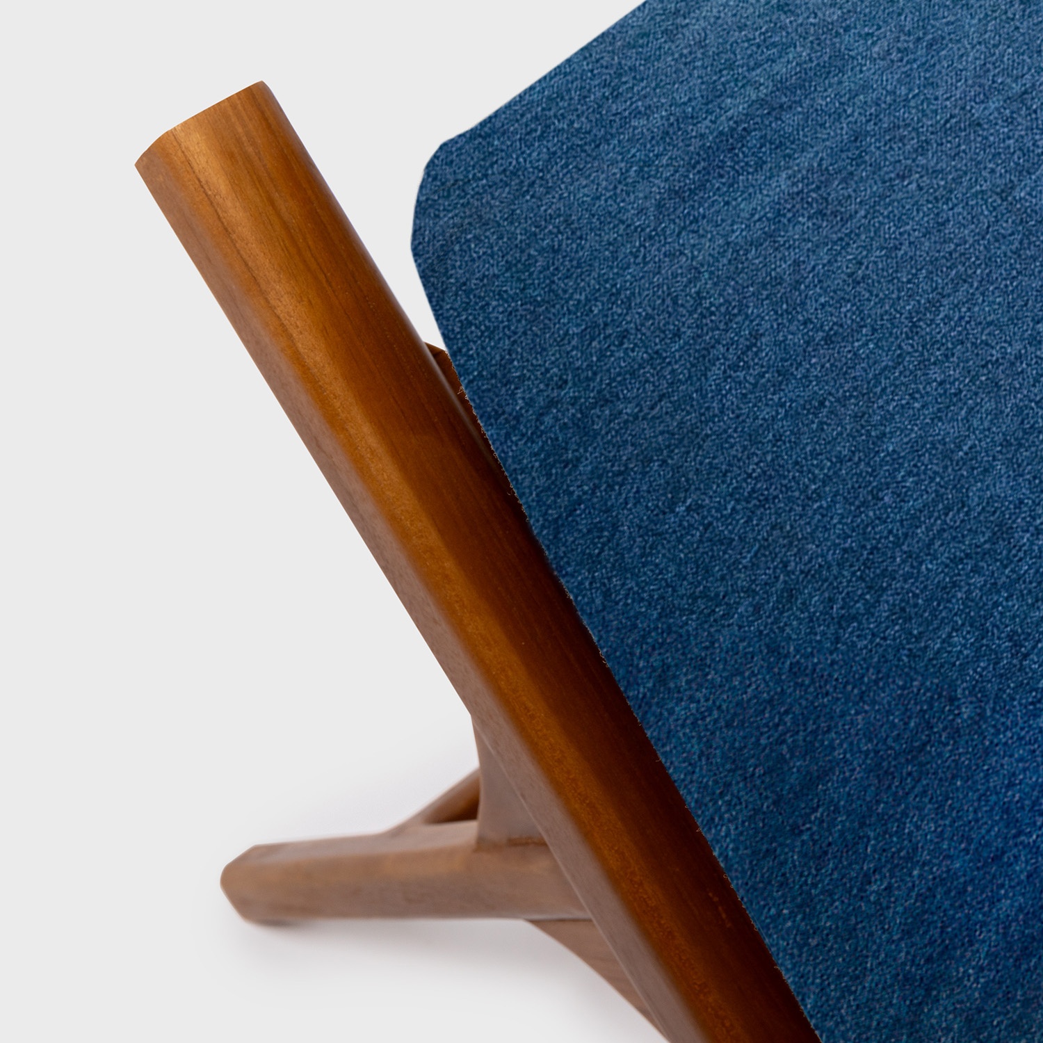 Tuga: Teak sun lounger Unique Nautical Design Tuga: Teak sun lounger Unique Nautical Design