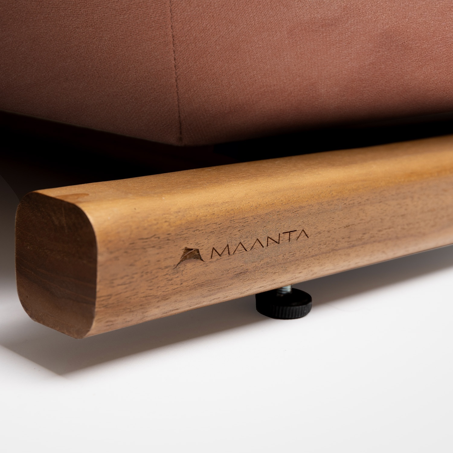 Tuga: Teak sun lounger Unique Nautical Design Tuga: Teak sun lounger Unique Nautical Design