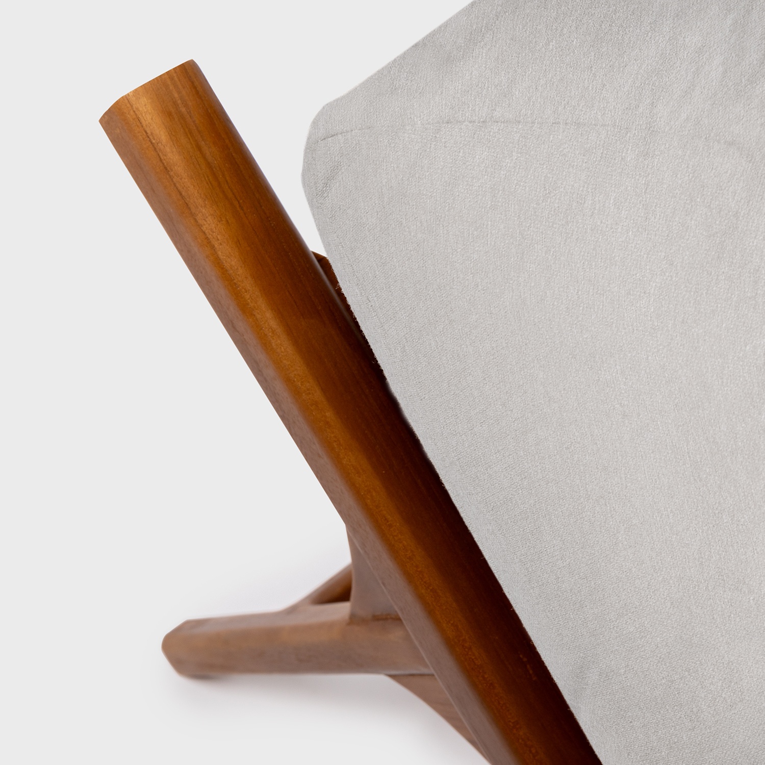 Tuga: Teak sun lounger Unique Nautical Design Tuga: Teak sun lounger Unique Nautical Design