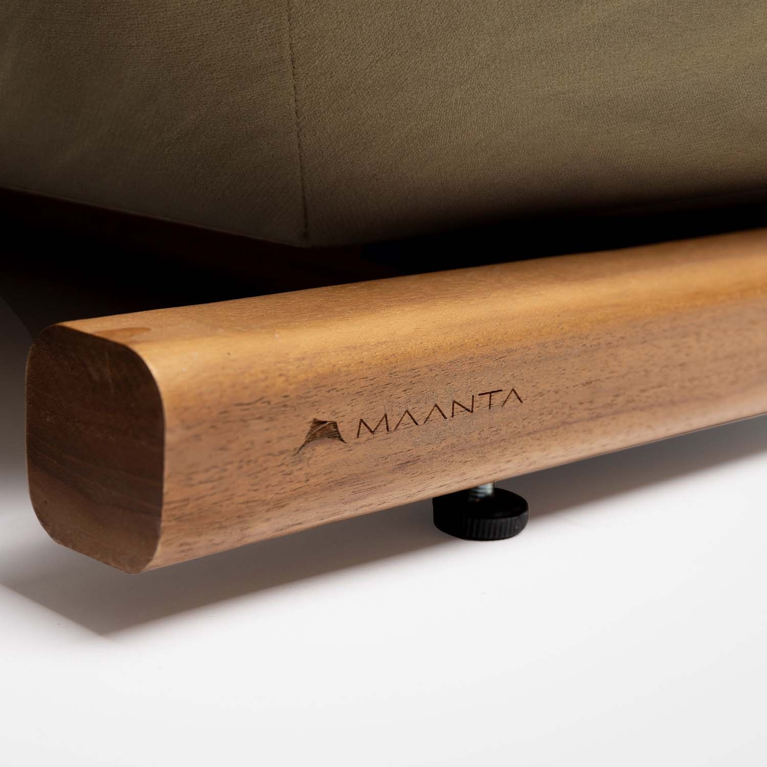 Tuga: Teak sun lounger Unique Nautical Design Tuga: Teak sun lounger Unique Nautical Design