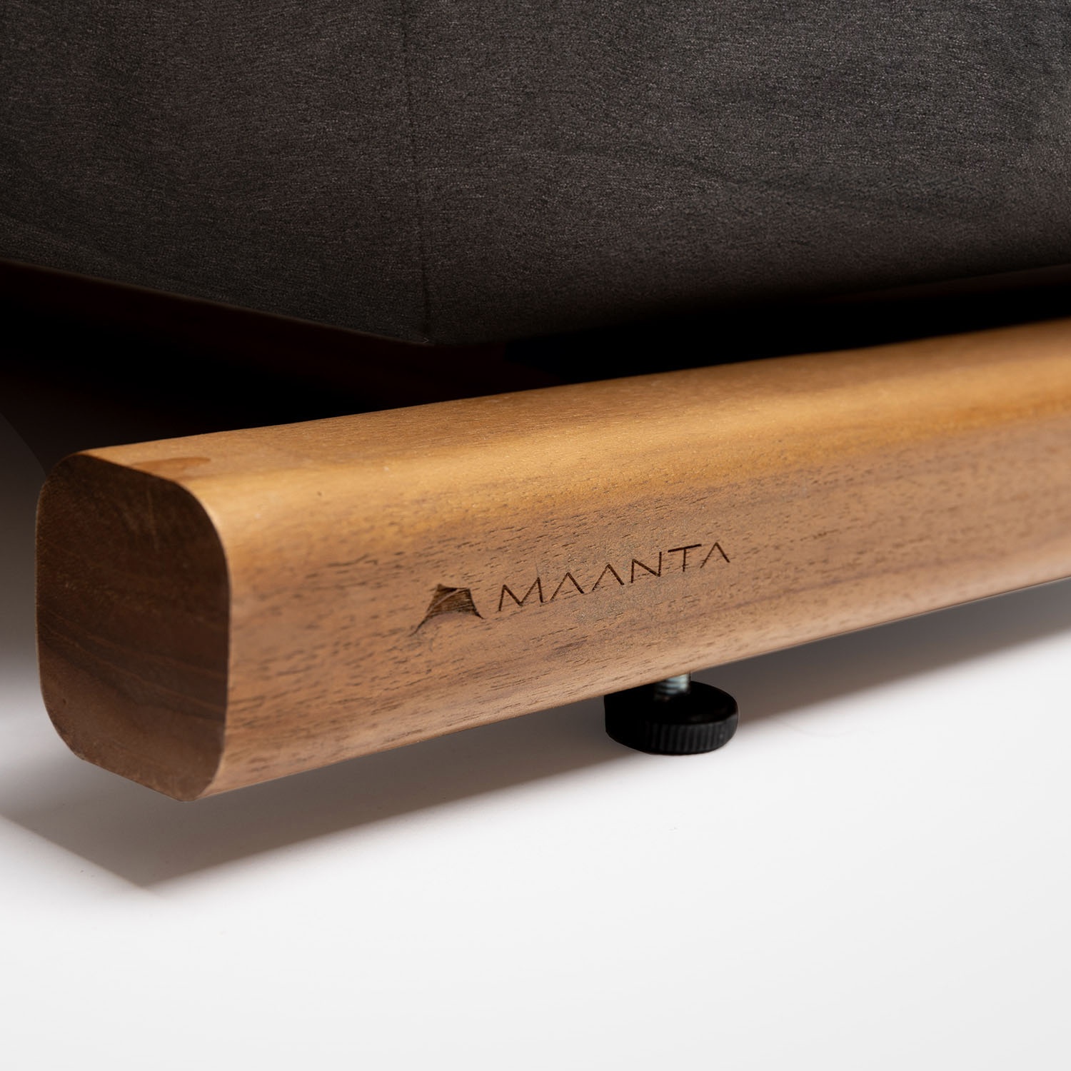 Tuga: Teak sun lounger Unique Nautical Design Tuga: Teak sun lounger Unique Nautical Design