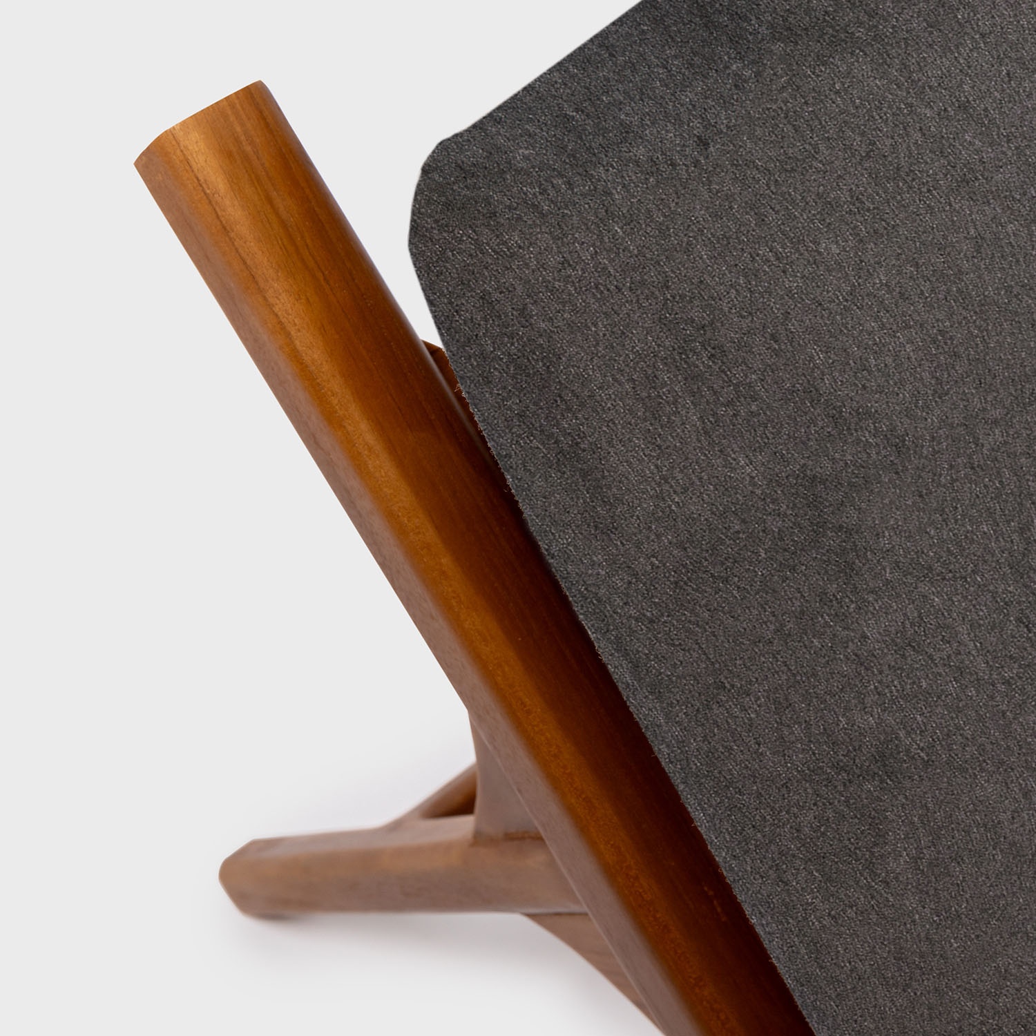 Tuga: Teak sun lounger Unique Nautical Design Tuga: Teak sun lounger Unique Nautical Design