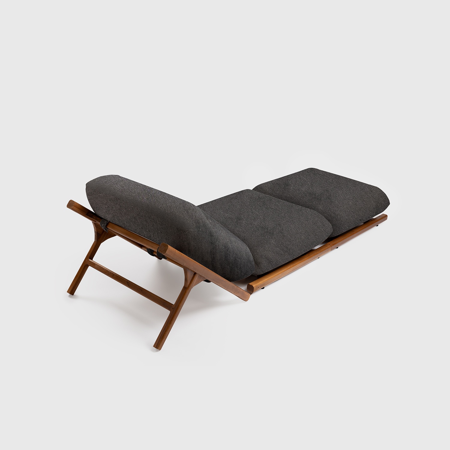 Tuga: Teak sun lounger Unique Nautical Design Tuga: Teak sun lounger Unique Nautical Design