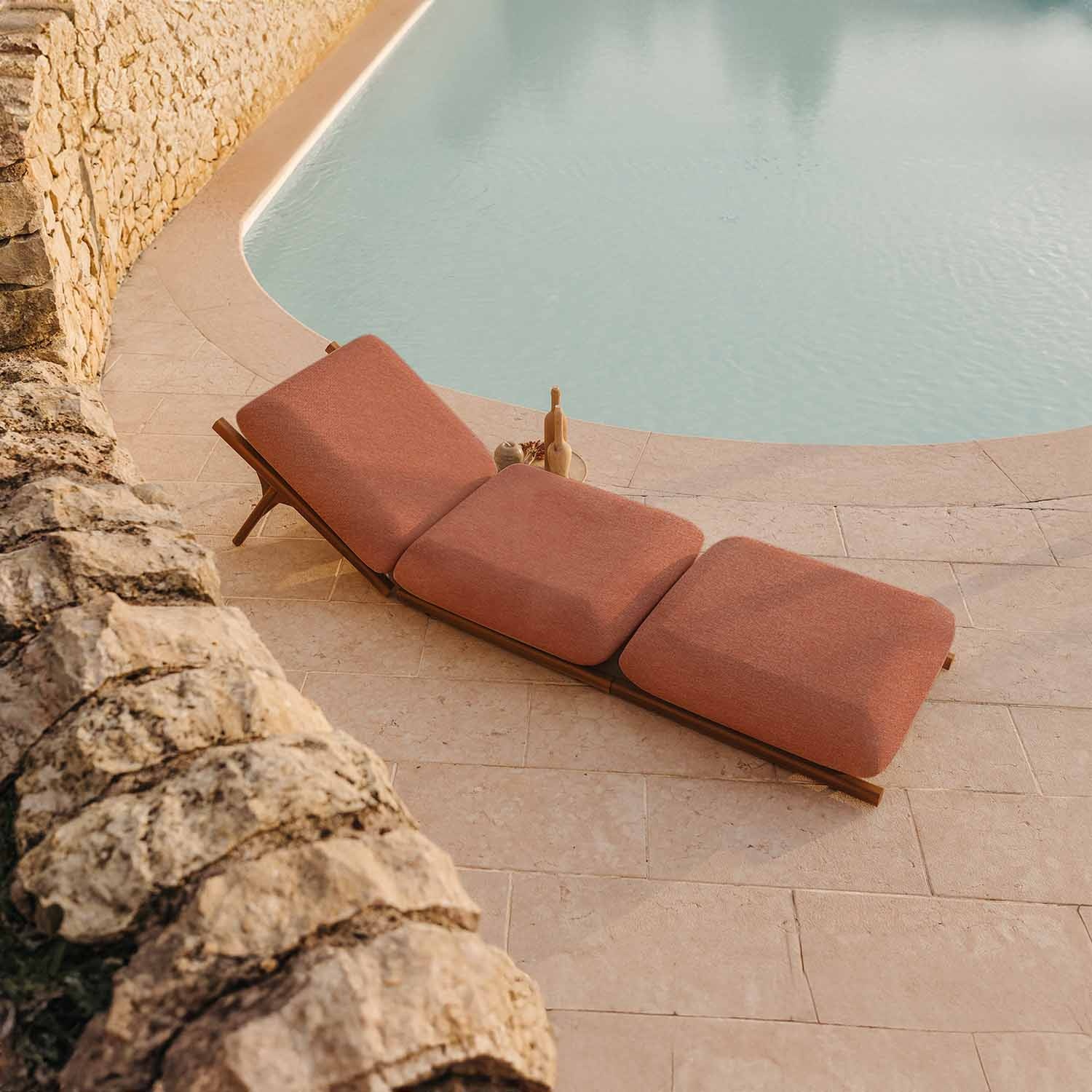 Tuga: Teak sun lounger Unique Nautical Design Tuga: Teak sun lounger Unique Nautical Design