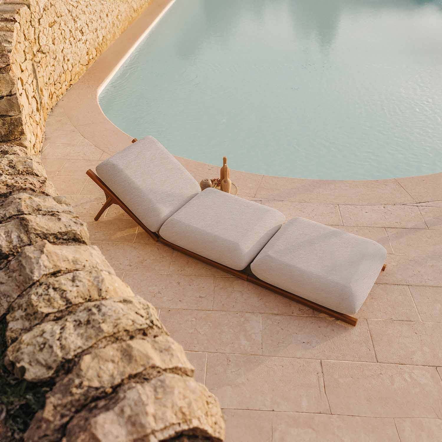 Tuga: Teak sun lounger Unique Nautical Design Tuga: Teak sun lounger Unique Nautical Design