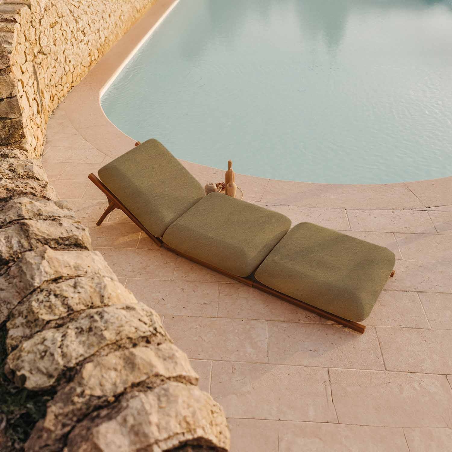 Tuga: Teak sun lounger Unique Nautical Design Tuga: Teak sun lounger Unique Nautical Design