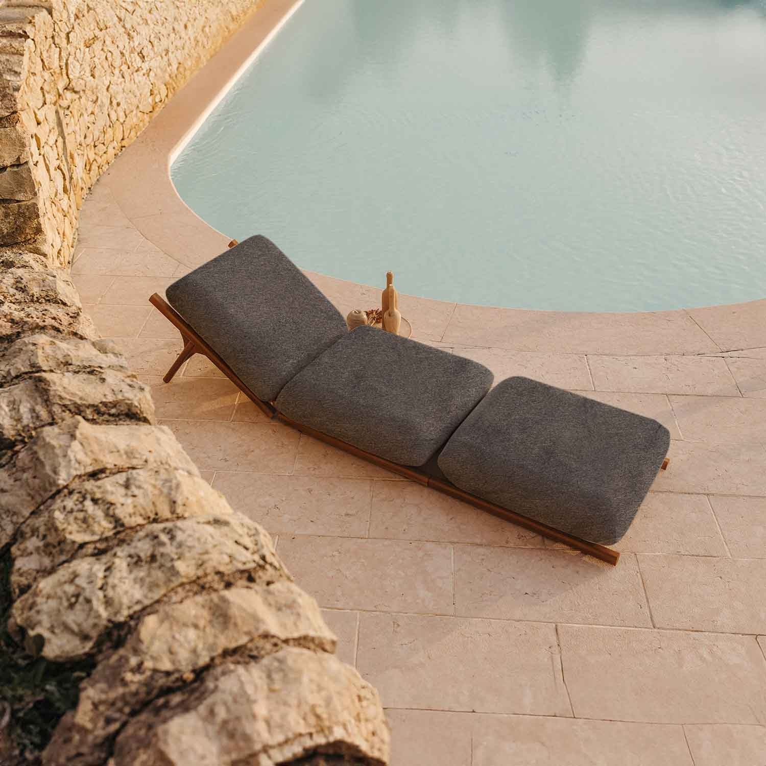 Tuga: Teak sun lounger Unique Nautical Design Tuga: Teak sun lounger Unique Nautical Design