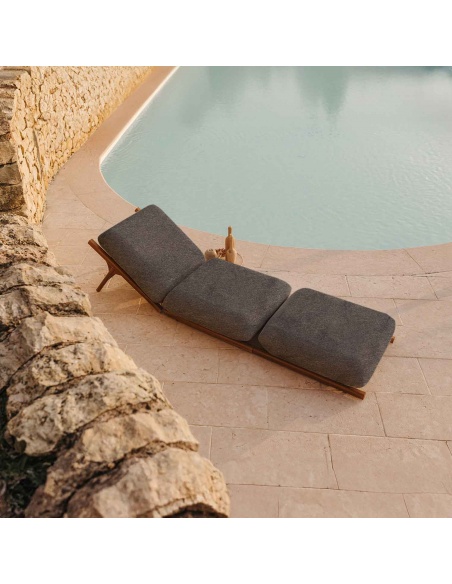 Tuga: Teak sun lounger Unique Nautical Design