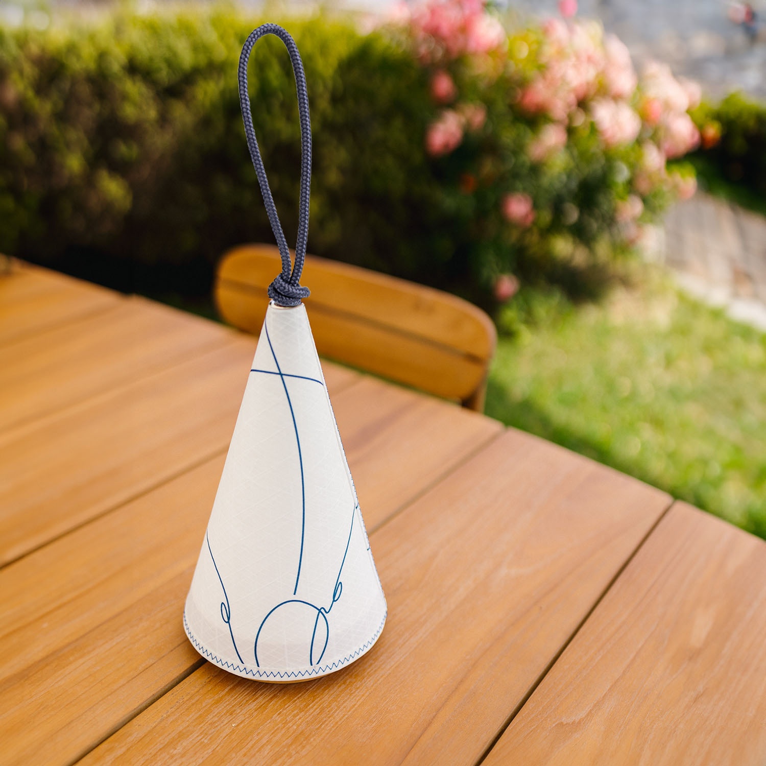 Cala Lamp: Nautical Design, Adjustable Light, 143 Hours of Autonomy Cala Lamp: Nautical Design, Adjustable Light, 143 Hours of Autonomy