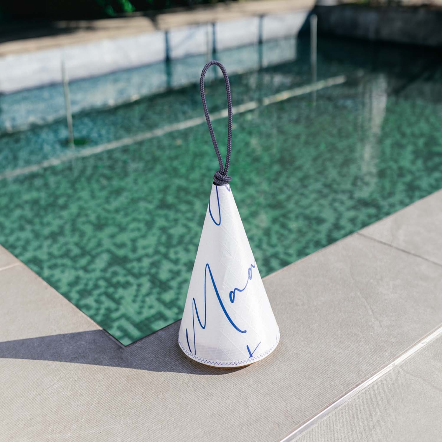 Cala Lamp: Nautical Design, Adjustable Light, 143 Hours of Autonomy Cala Lamp: Nautical Design, Adjustable Light, 143 Hours of Autonomy