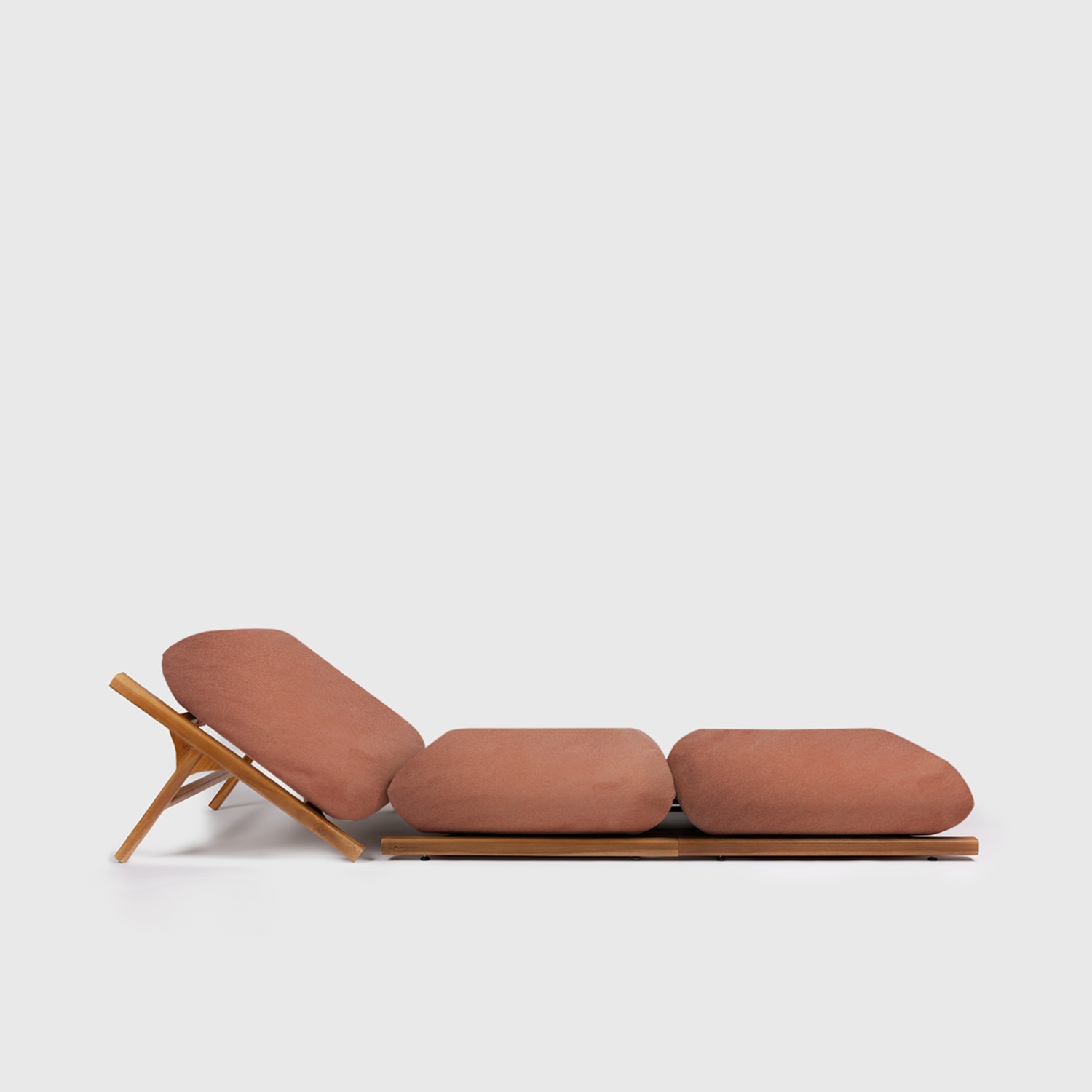 Tuga: Teak sun lounger Unique Nautical Design Tuga: Teak sun lounger Unique Nautical Design