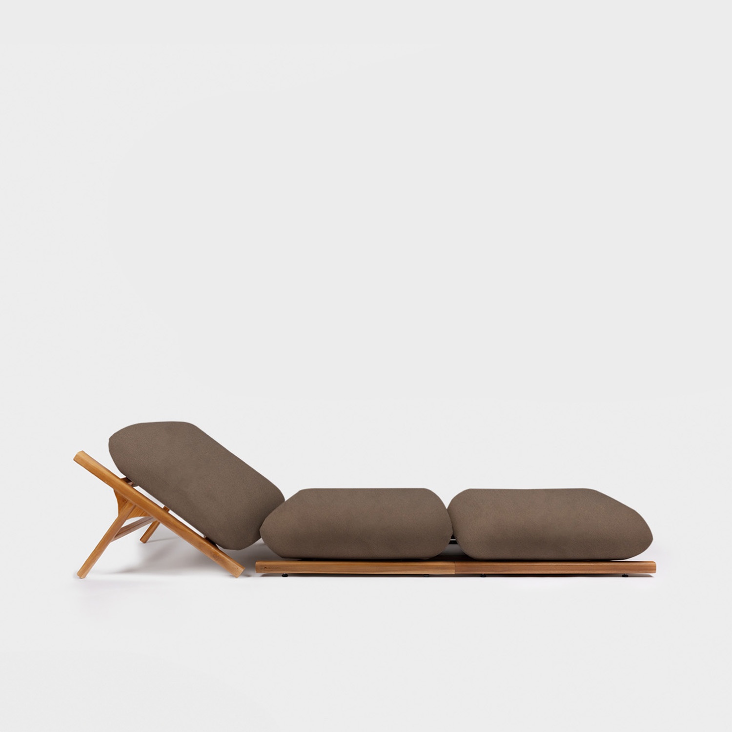 Tuga: Teak sun lounger Unique Nautical Design Tuga: Teak sun lounger Unique Nautical Design