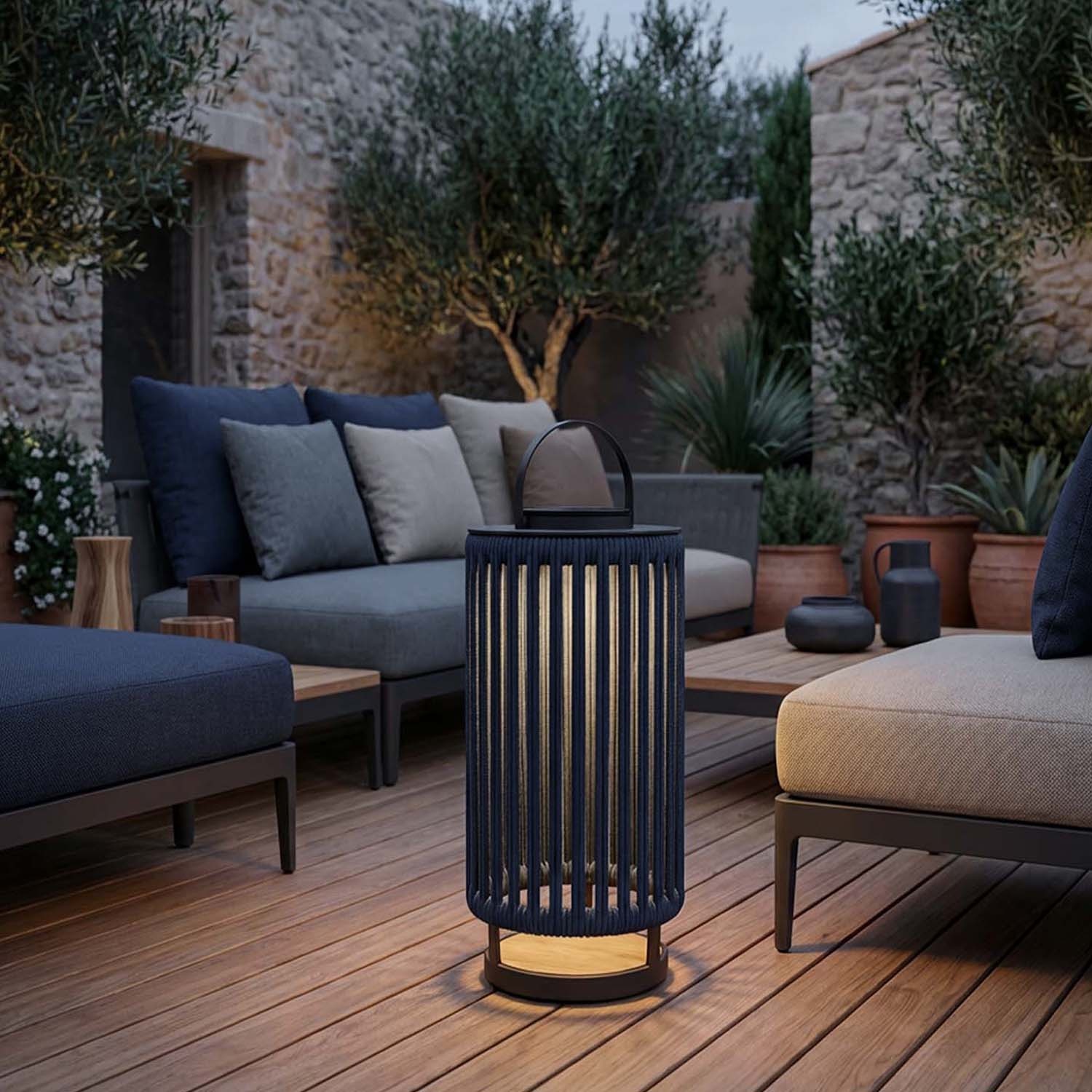 Marinea: Outdoor Lamp in Braided Rope