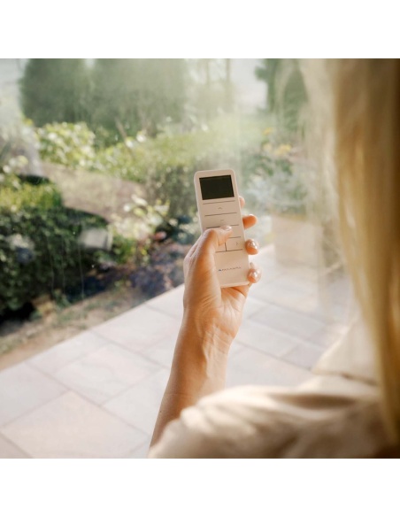 Motor + remote control for roller shades - Automate your roller shades with one click