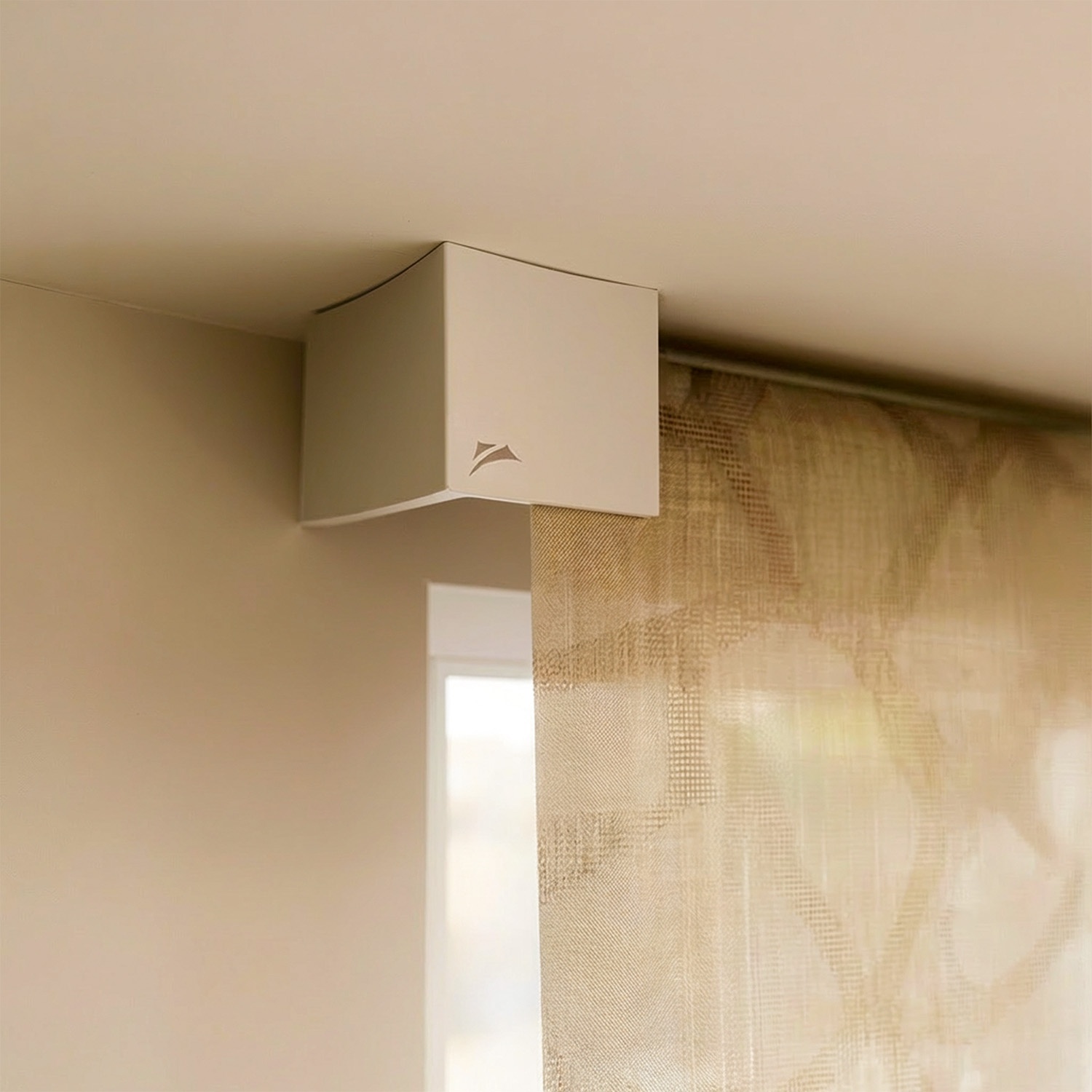 Kyma: Roller Shade with Wavy Design Plate