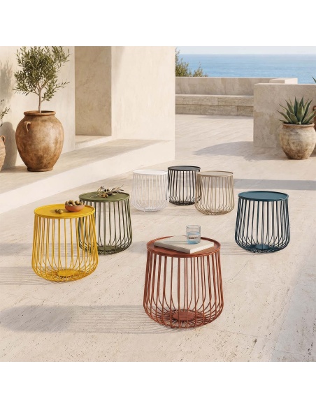 Plana: Low Garden Side Table with a Durable Iron Rod Frame