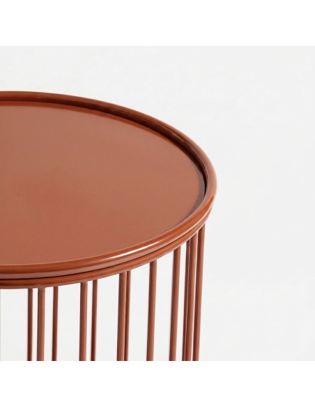Plana: Low Garden Side Table with a Durable Iron Rod Frame
