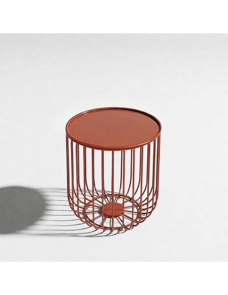 Plana: Low Garden Side Table with a Durable Iron Rod Frame